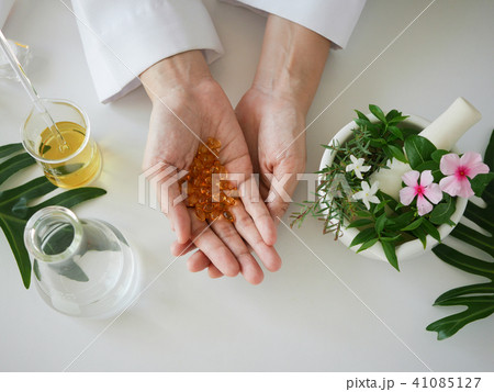 the scientist,dermatologist  41085127