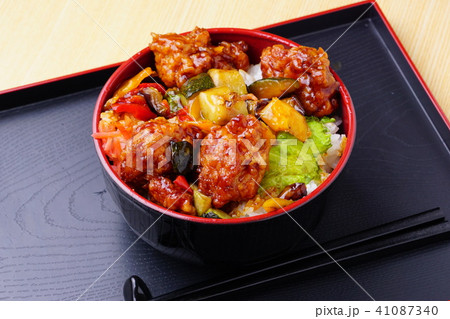 鶏から揚げ黒酢丼 41087340