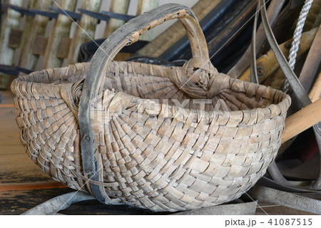 Old farmer tool basket Old farmer tool basket 41087515