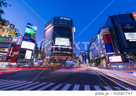 渋谷スクランブル交差点の夜景 渋谷スクランブル交差点の夜景 41087747