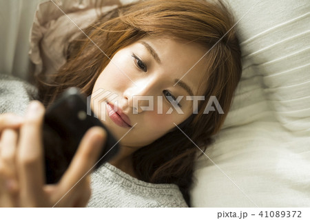 女性　別れ　イメージ 41089372