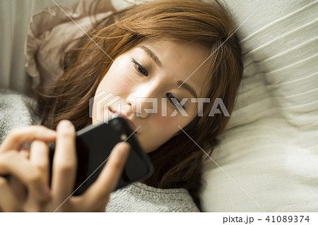 女性　別れ　イメージ 41089374