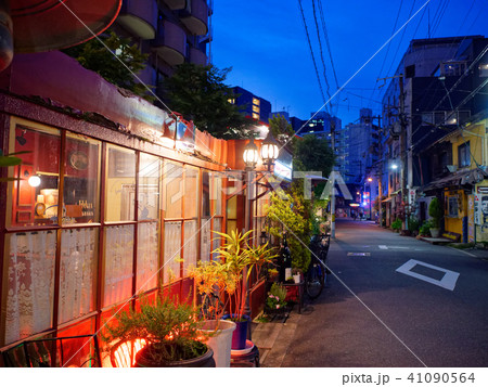 大阪市北区 中崎町の夕暮れ 41090564