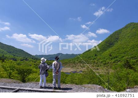 赤城山鳥居峠のシニア夫婦 赤城山鳥居峠のシニア夫婦 41092751