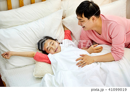 睡眠 眠り 寝る 41099019