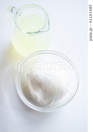 水出しヨーグルトと乳清 水出しヨーグルトと乳清 41101485