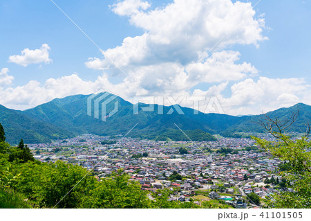 初夏の街並み 41101505