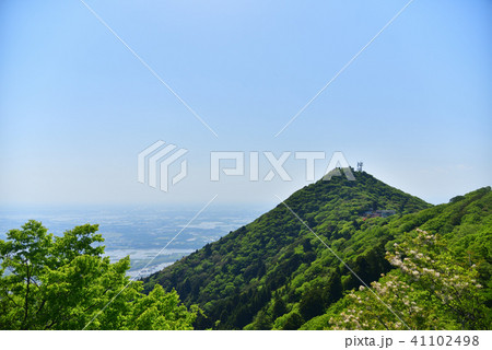 新緑の筑波山 41102498