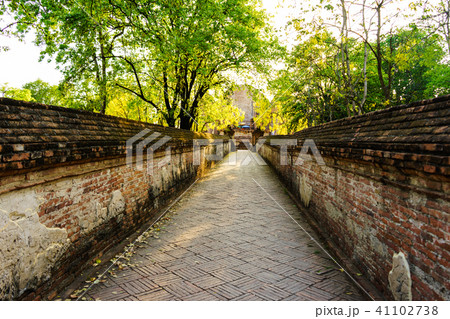 Ayutthaya is one of the most beautiful temples. Ayutthaya is one of the most beautiful temples. 41102738