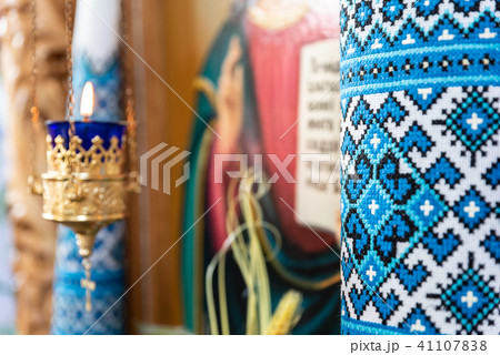 Embroidered towelas ornament of an icon in church Embroidered towelas ornament of an icon in church 41107838