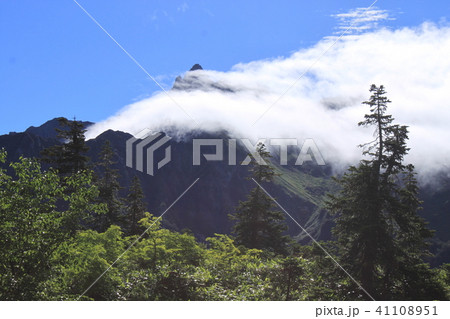 鏡平から見る槍ヶ岳 41108951