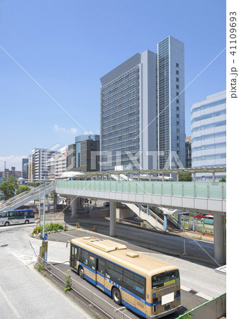 新横浜駅北口から南西方面の風景(横浜市港北区) 新横浜駅北口から南西方面の風景(横浜市港北区) 41109693
