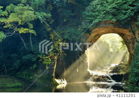 千葉県 濃溝の滝 朝の光 千葉県 濃溝の滝 朝の光 41111201