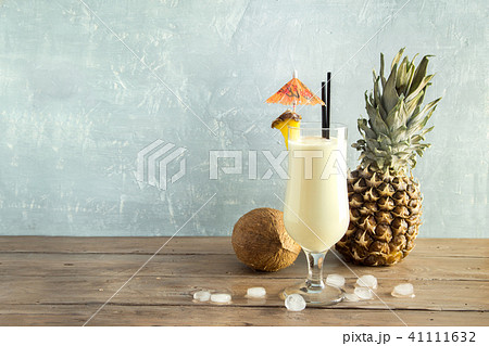 Pina Colada Cocktail 41111632