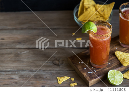 Michelada Bloody Beer Cocktail 41111808