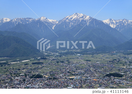 岳の町　初夏の長野県大町市 41113146