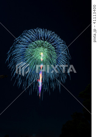 10号玉の大花火 三重芯変化菊 12 inch shells fireworks display 10号玉の大花火 三重芯変化菊 12 inch shells fireworks display 41113400