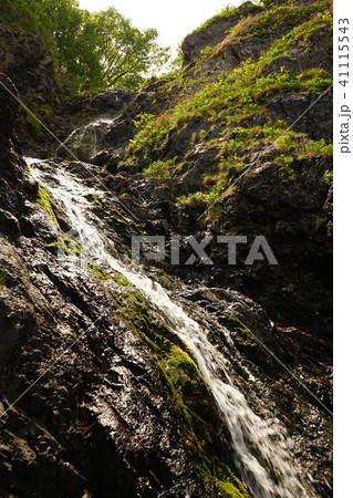 三陸の旅ネダリ浜の小さな滝 三陸の旅ネダリ浜の小さな滝 41115543