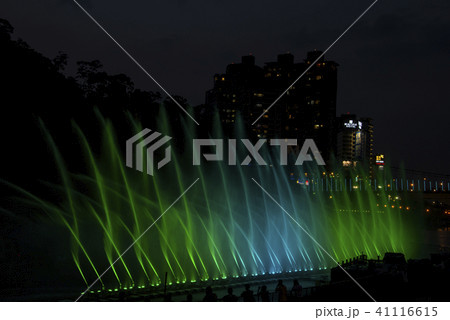 噴水 間欠泉 ガイザー 41116615