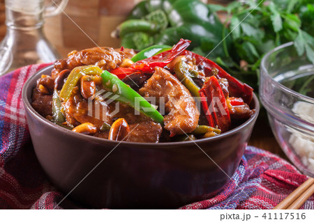 Kung Pao chicken with peppers and vegetables Kung Pao chicken with peppers and vegetables 41117516