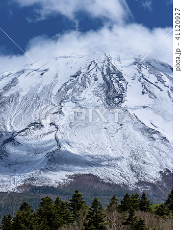 富士スバルライン　二合目付からみた富士山頂 41120927