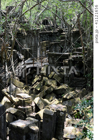 CAMBODIA SIEM REAP ANGKOR BENG MEALEA TEMPLE 41121656