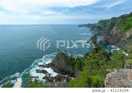 【岩手県田野畑村北山崎】高さ200ｍの断崖が連なる景勝地、北山崎はまさに息をのむ海のアルプス 41124294