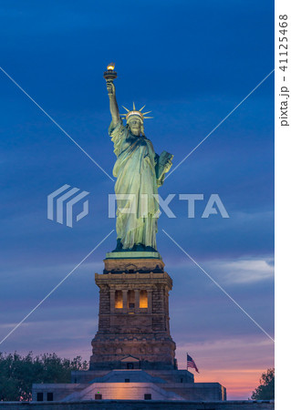 Statue of Liberty at dusk, New York City, USA Statue of Liberty at dusk, New York City, USA 41125468