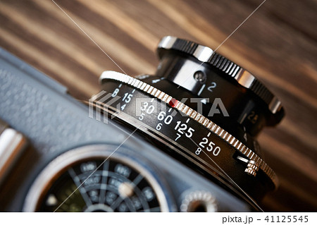 Retro photo camera lens 41125545