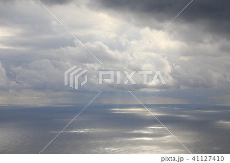 三宅島山頂から見える海面のきらめき 41127410
