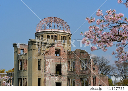 原爆ドームと桜 原爆ドームと桜 41127725