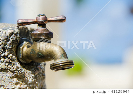 古色を帯びた異国の蛇口 古色を帯びた異国の蛇口 41129944