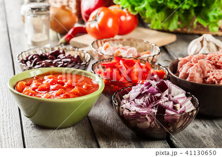 Ingredients ready for preparing chili con carne 41130650