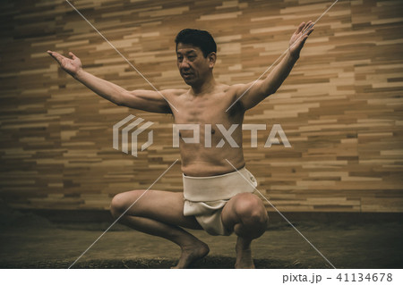 Sumo wrestling Sumo wrestling 41134678