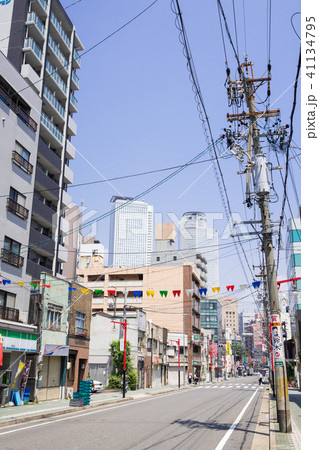 名古屋市中村区 駅西銀座 商店街 と名古屋駅前高層ビル群 名古屋市中村区 駅西銀座 商店街 と名古屋駅前高層ビル群 41134795