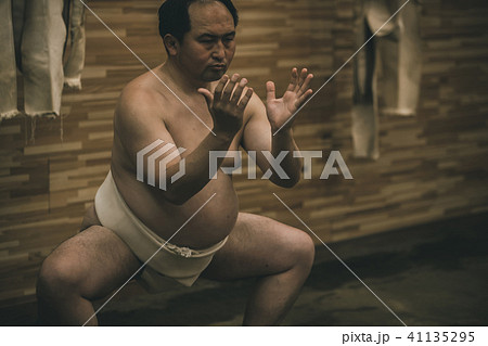 Sumo wrestling Sumo wrestling 41135295
