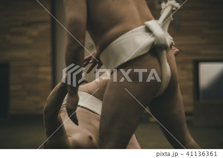 Sumo wrestling 41136361