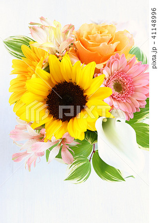 ひまわりのアレンジメント 41148996