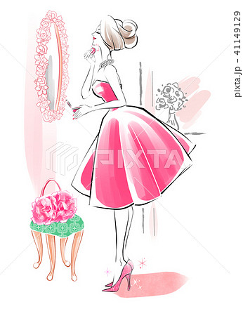 パウダールームの女性 ピンクのドレスのイラスト素材