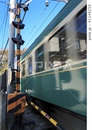 鉄道風景 神奈川 江ノ電 冬 の写真素材