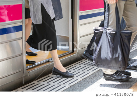 電車 足元 パーツ 撮影協力・京王電鉄株式会 電車 足元 パーツ 撮影協力・京王電鉄株式会 41150078