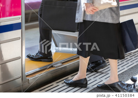 電車 足元 パーツ 撮影協力・京王電鉄株式会 電車 足元 パーツ 撮影協力・京王電鉄株式会 41150384