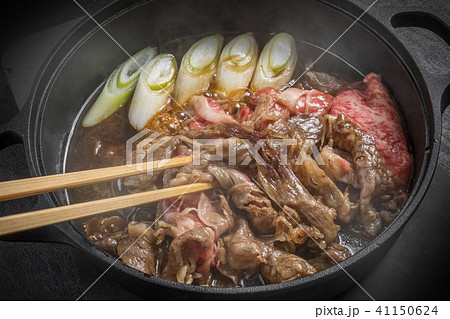 和牛すきやき　Tasty sukiyaki Japanese cuisine 41150624