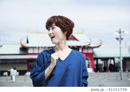 女性　旅行　江ノ電　ショートトリップ　散策　散歩　一人旅 41151739