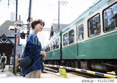 女性　旅行　ショートトリップ　散策　散歩　一人旅 41151760