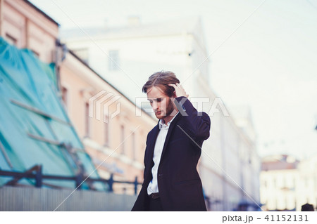 stylish man in a suit 41152131