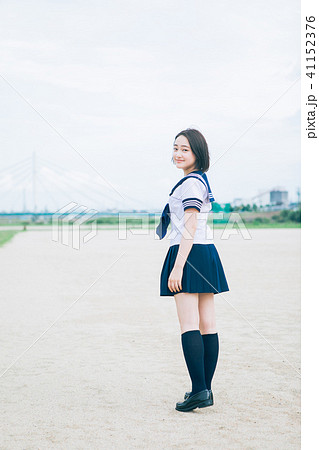 笑顔のかわいい高校生の写真素材