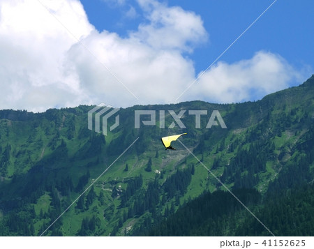 paragliding, parachute mountain in Switzerland paragliding, parachute mountain in Switzerland 41152625