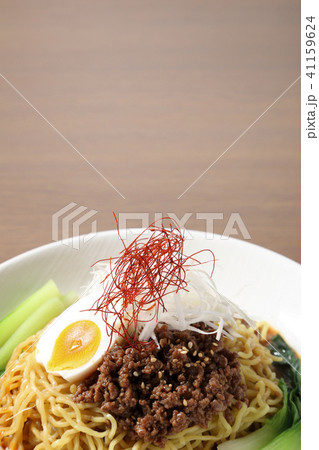 汁なし担担麺　背景画像　縦構図 41159624