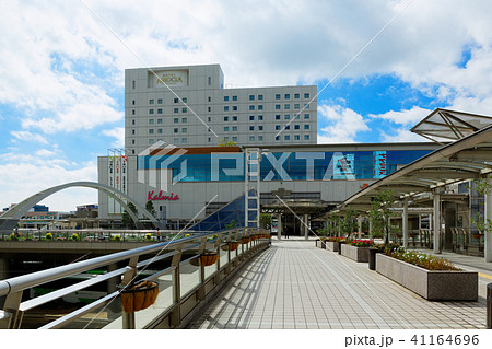 豊橋駅と青空 41164696